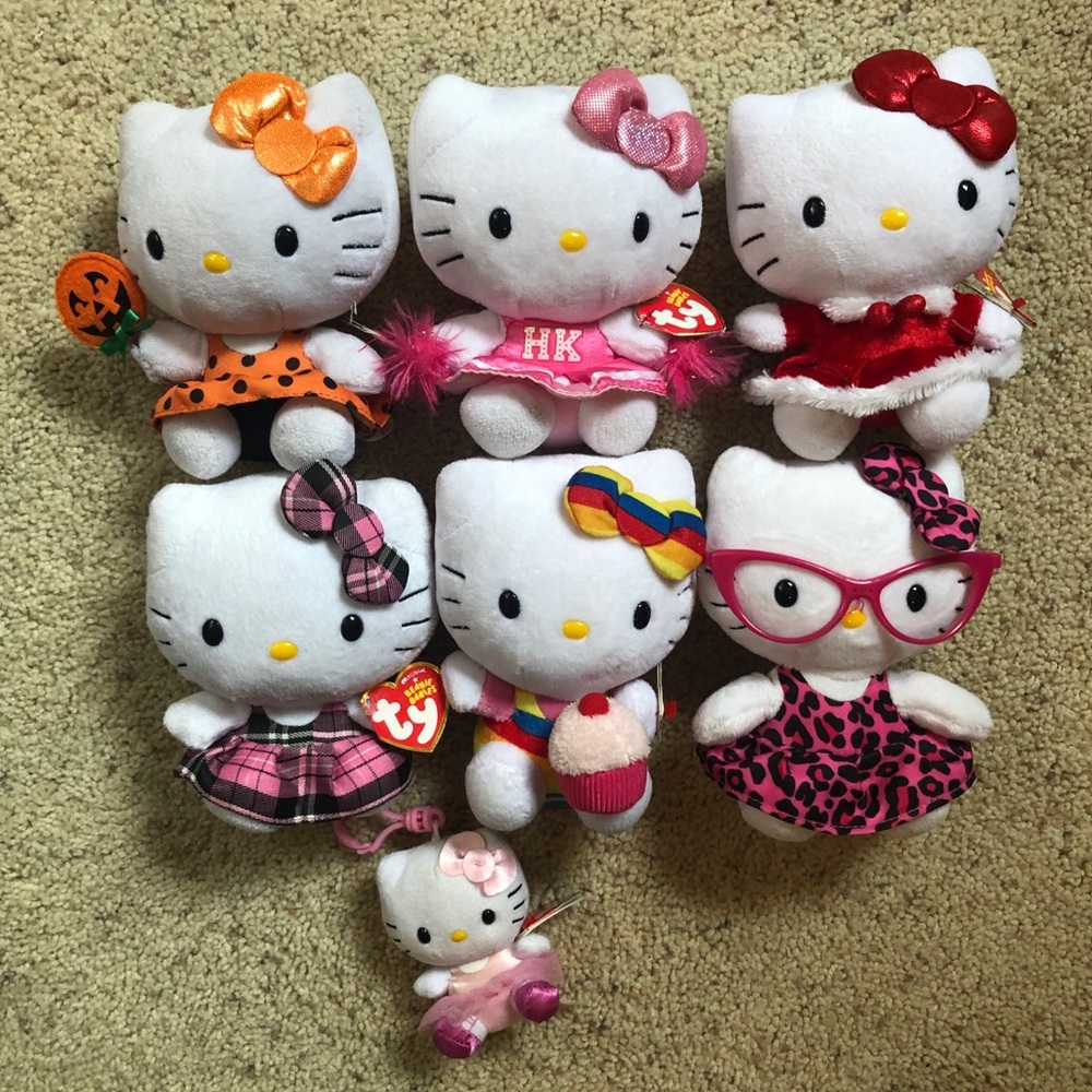 Hello kitty beanie babies!